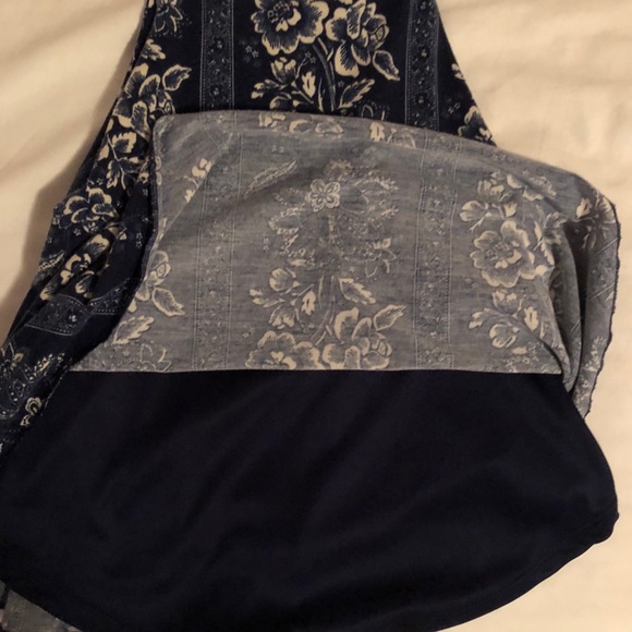 Floral tank - Picture 2 of 4